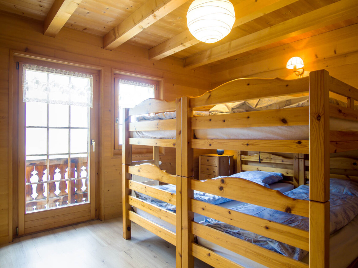 Chambre du haut du chalet de location l'Anta Rousa à Champéry